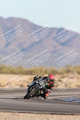 media/Dec-07-2025-CVMA (Sun) [[3e7d2de5dc]]/Race 16-Formula Middleweight/